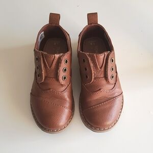 Toms Kids Brown Dress Shoes Classic Wingtip Design Size 8